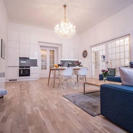Top Class Apartment In Old Town 2 Bedrooms Prága Kültér fotó